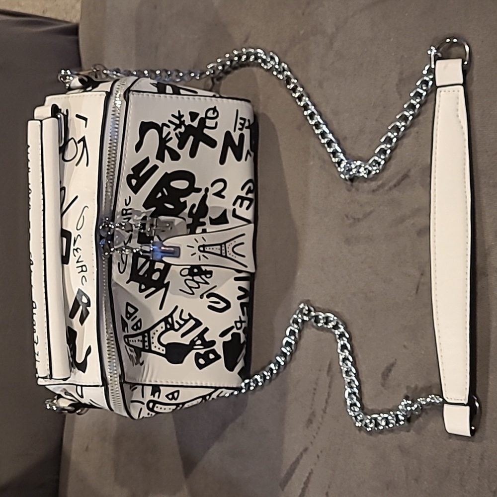 Woman's Graffiti Shoulder Bag (Paris Edition) - Picture 2 of 5
